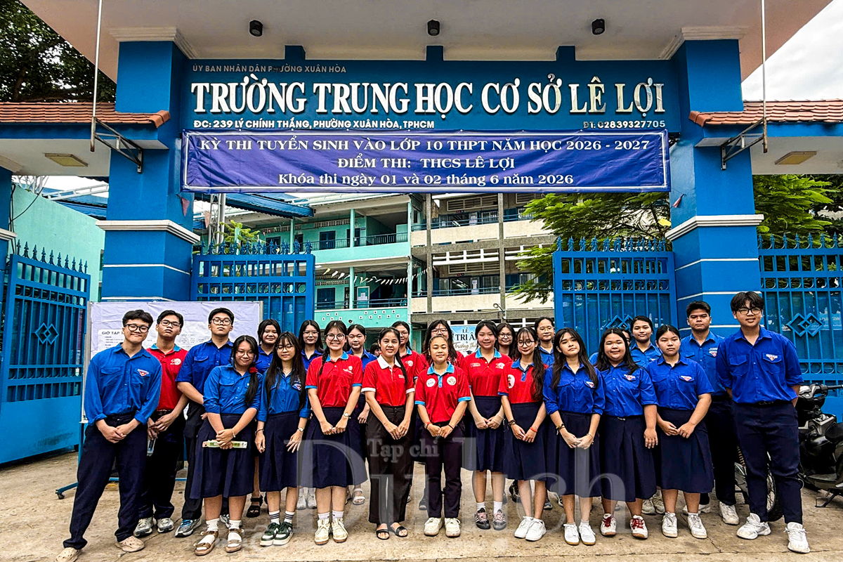Tự tin vượt ‘cửa ải’ đầu tiên, gần 152.000 thí sinh TP.HCM bước vào môn Ngữ văn - 8