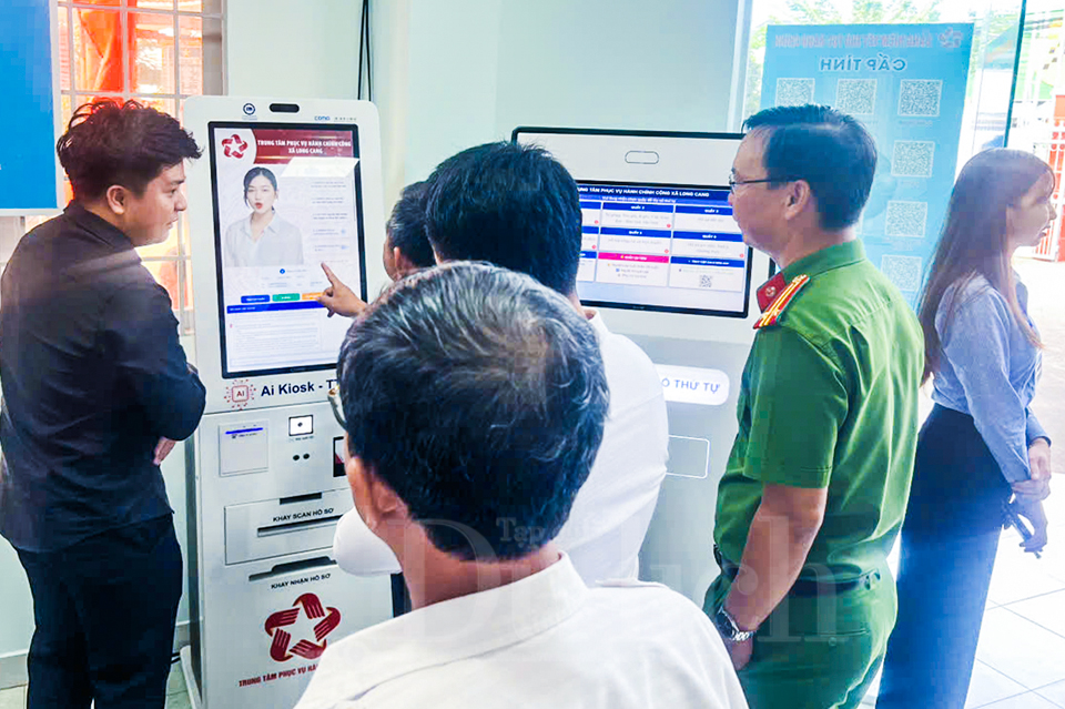 Khám phá xã thông minh ứng dựng công nghệ A.I. tiếp dân ngoài giờ - 1
