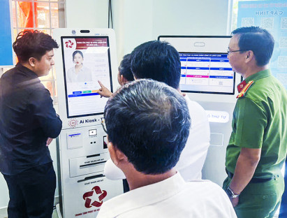  - Khám phá xã thông minh ứng dựng công nghệ A.I. tiếp dân ngoài giờ