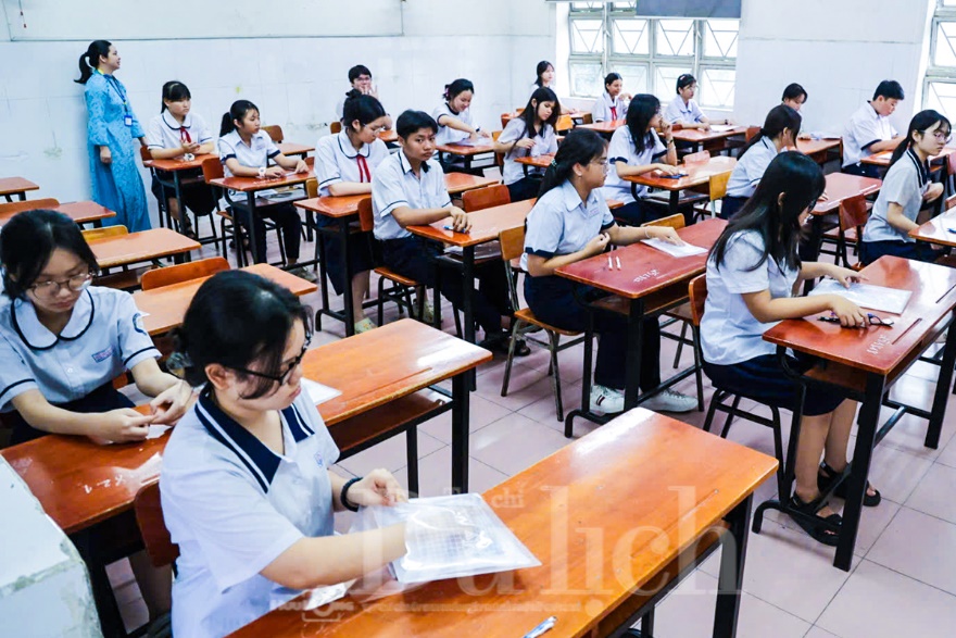 Tự tin vượt ‘cửa ải’ đầu tiên, gần 152.000 thí sinh TP.HCM bước vào môn Ngữ văn - 5