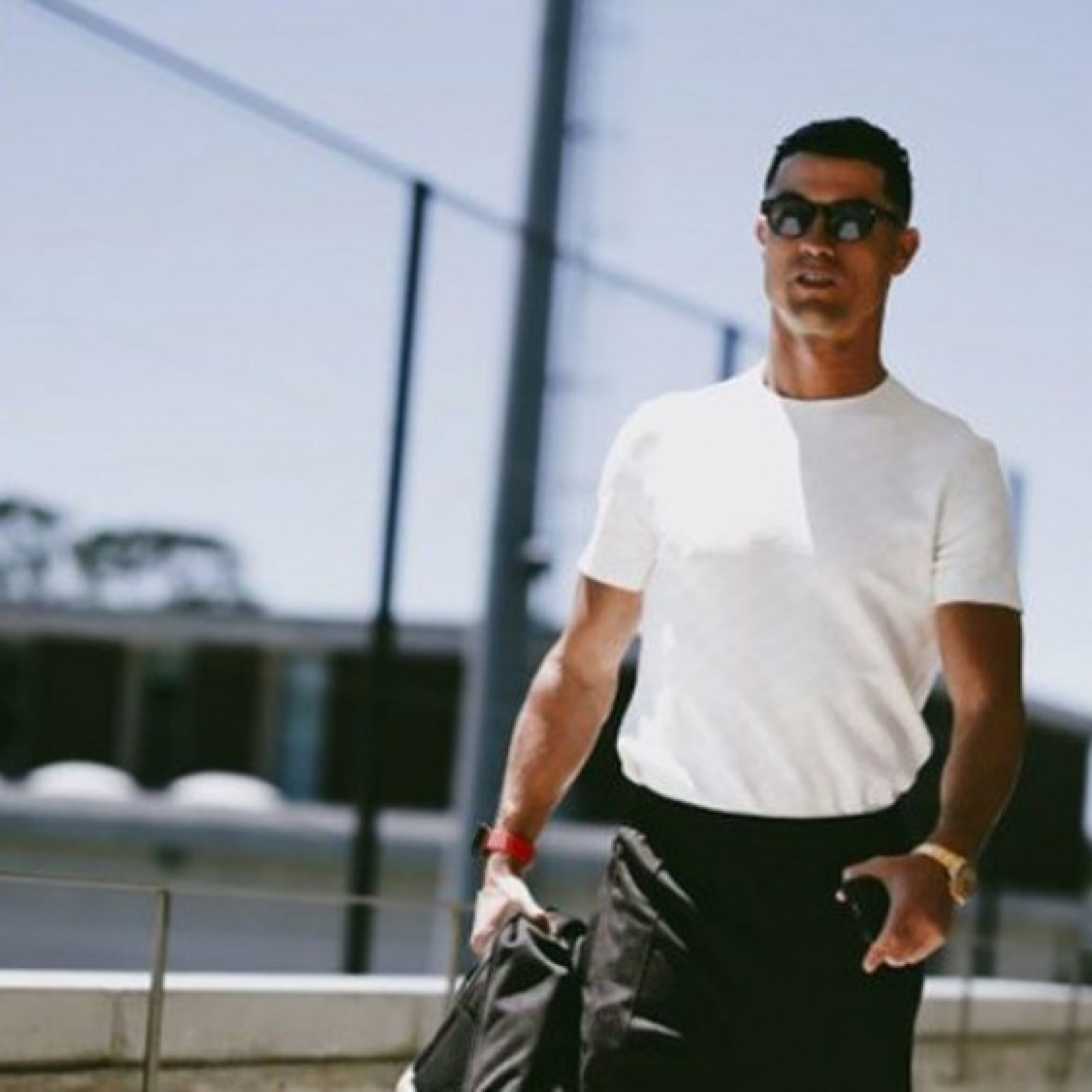  - Ronaldo hội quân cùng BĐN dự World Cup, chắc chắn đá chính vì đàn em quá kém