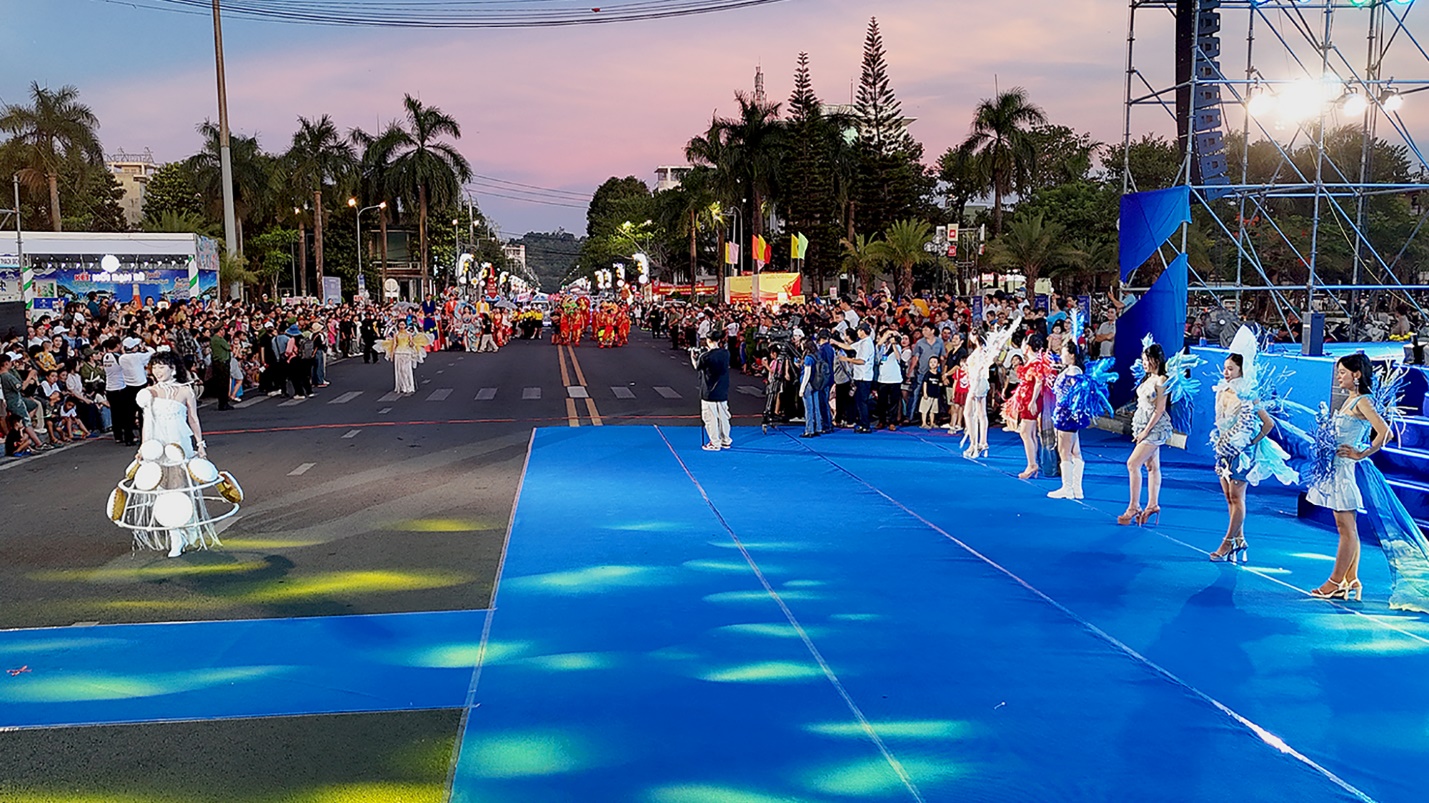 an tuong carnival  “sac mau bien dao quang ngai” - 12
