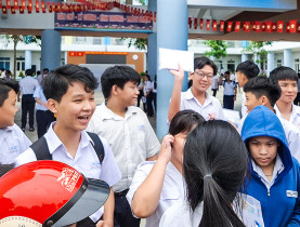  - Giải đề toán thuận lợi, sĩ tử tự tin chạm bước lớp 10 công lập