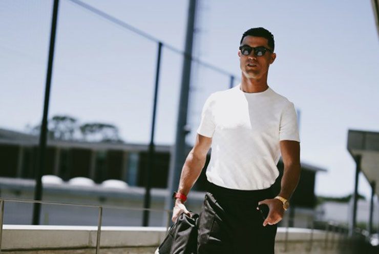 Ronaldo hội quân cùng BĐN dự World Cup, chắc chắn đá chính vì đàn em quá kém - 1