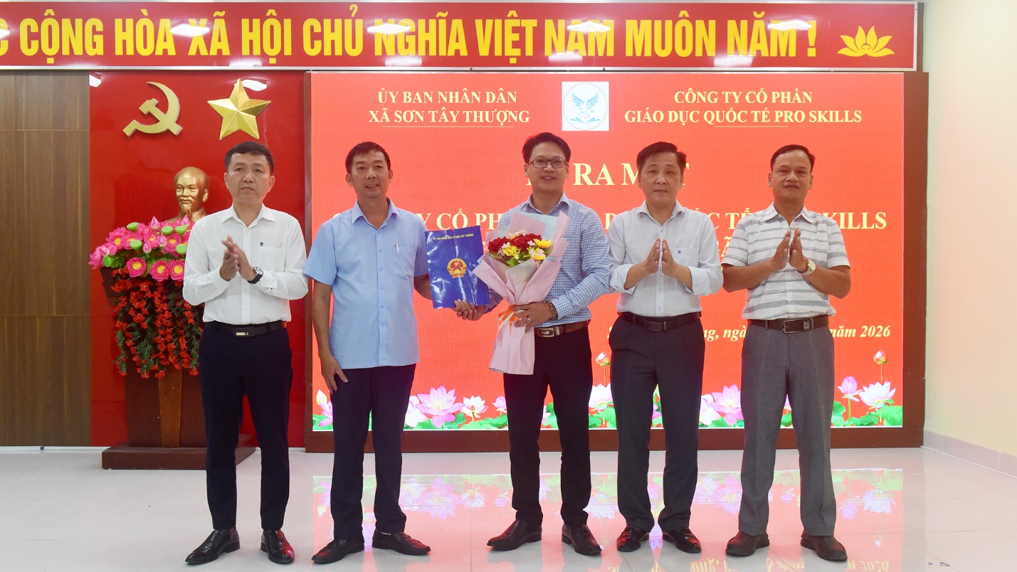 khai truong trung tam anh ngu pro skills dau tien tai xa son tay thuong - 3