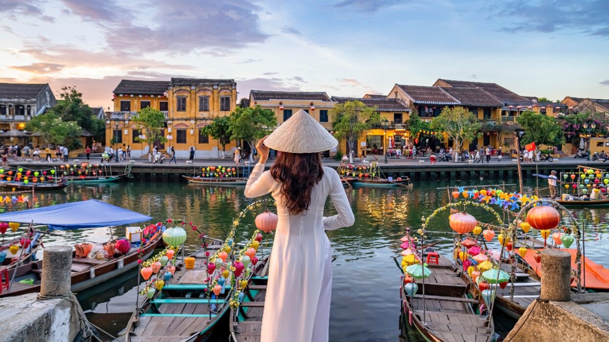 Đà Nẵng bứt phá dẫn đầu điểm đến mùa du lịch hè năm nay - 2