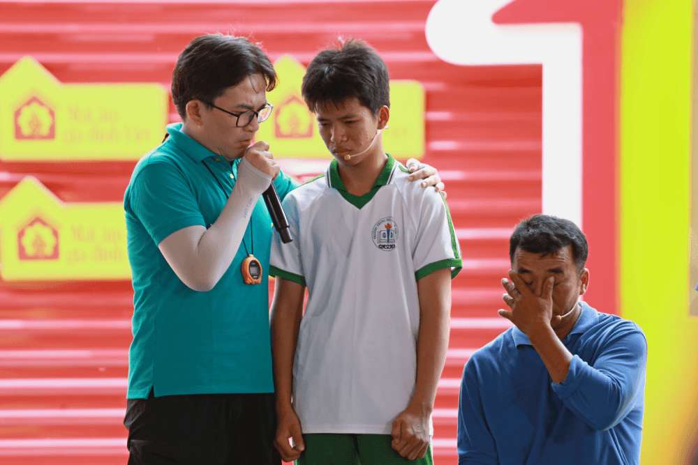 Duy Khương bật khóc, Đại Nghĩa bức xúc trước người đàn ông bỏ đi khi vợ đang mang thai - 9