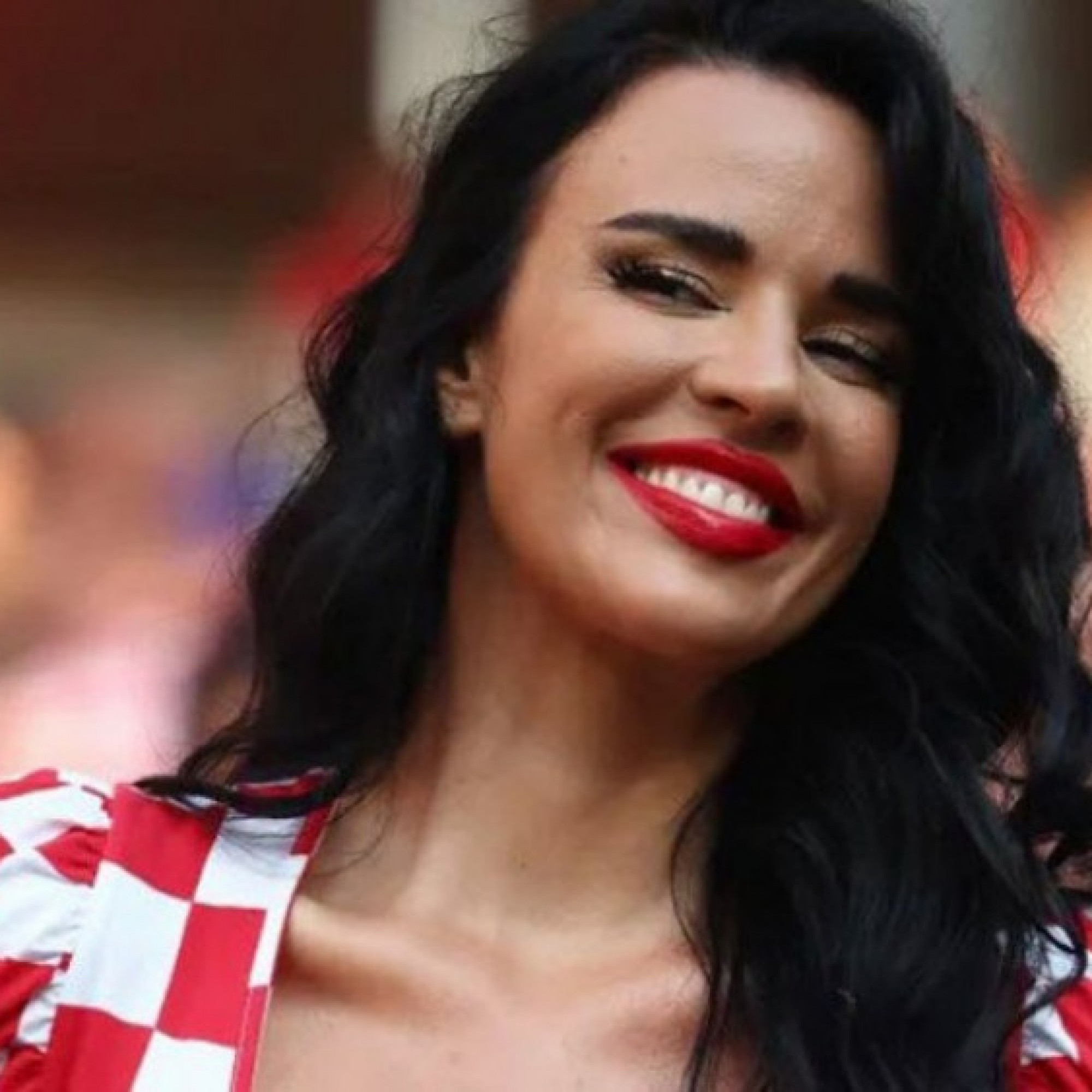  - Người mẫu Croatia tạo video "cà khịa" ĐT Anh trước thềm World Cup