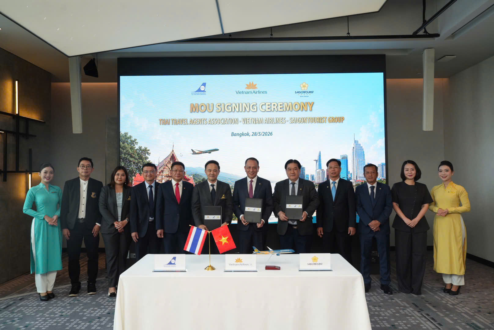 Saigontourist Group và Vietnam Airlines xúc tiến, quảng bá du lịch tại Thái Lan, Singapore và Philippines - 1