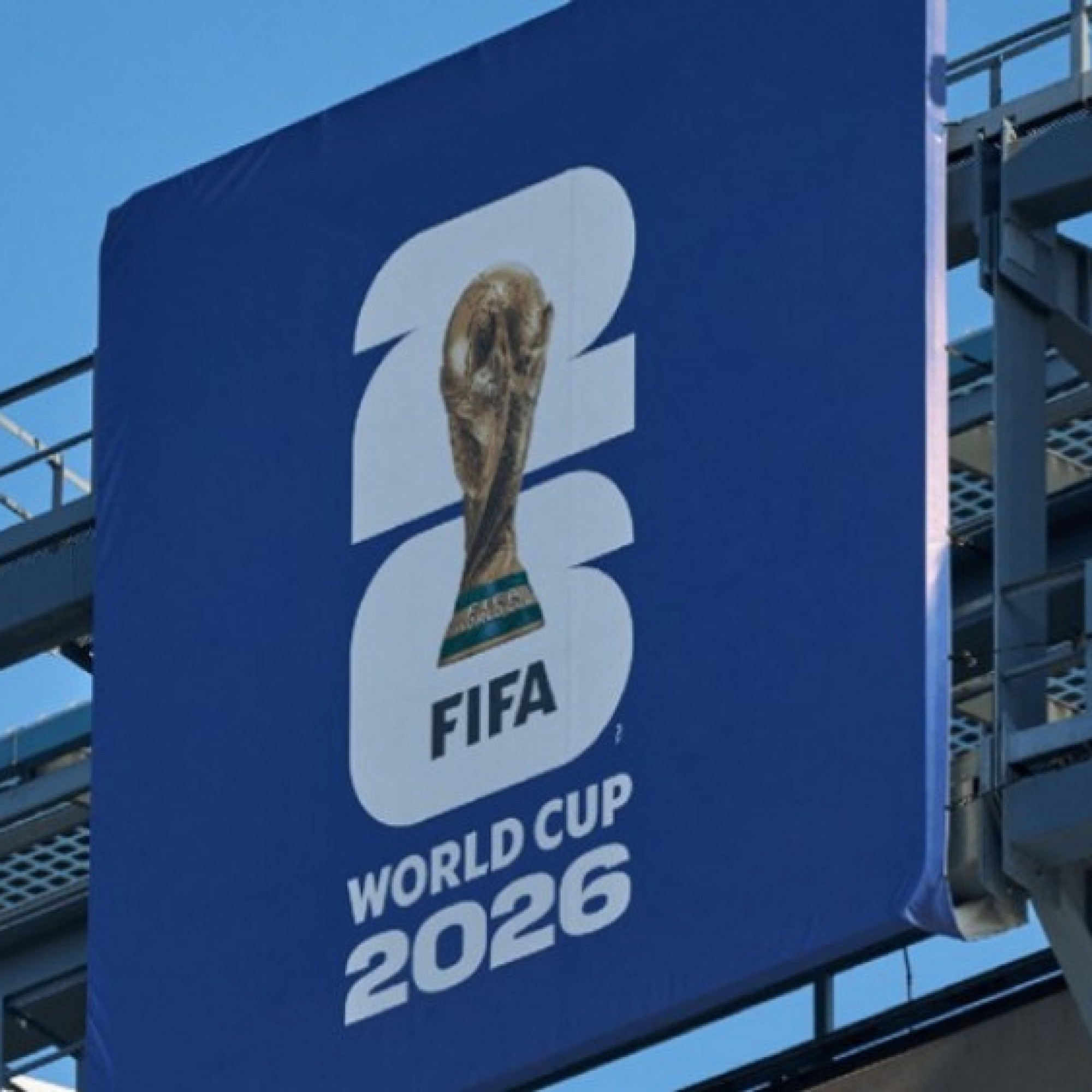  - Nóng "chuyện ấy" ở World Cup: 500.000 bao cao su độc lạ được phát miễn phí