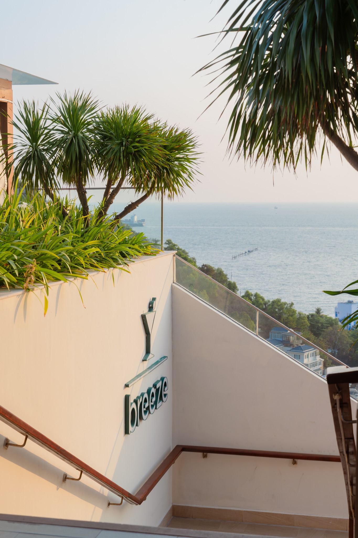 Chạm vào mùa hè giữa biển trời tại Fusion Suites Vung Tau - 10