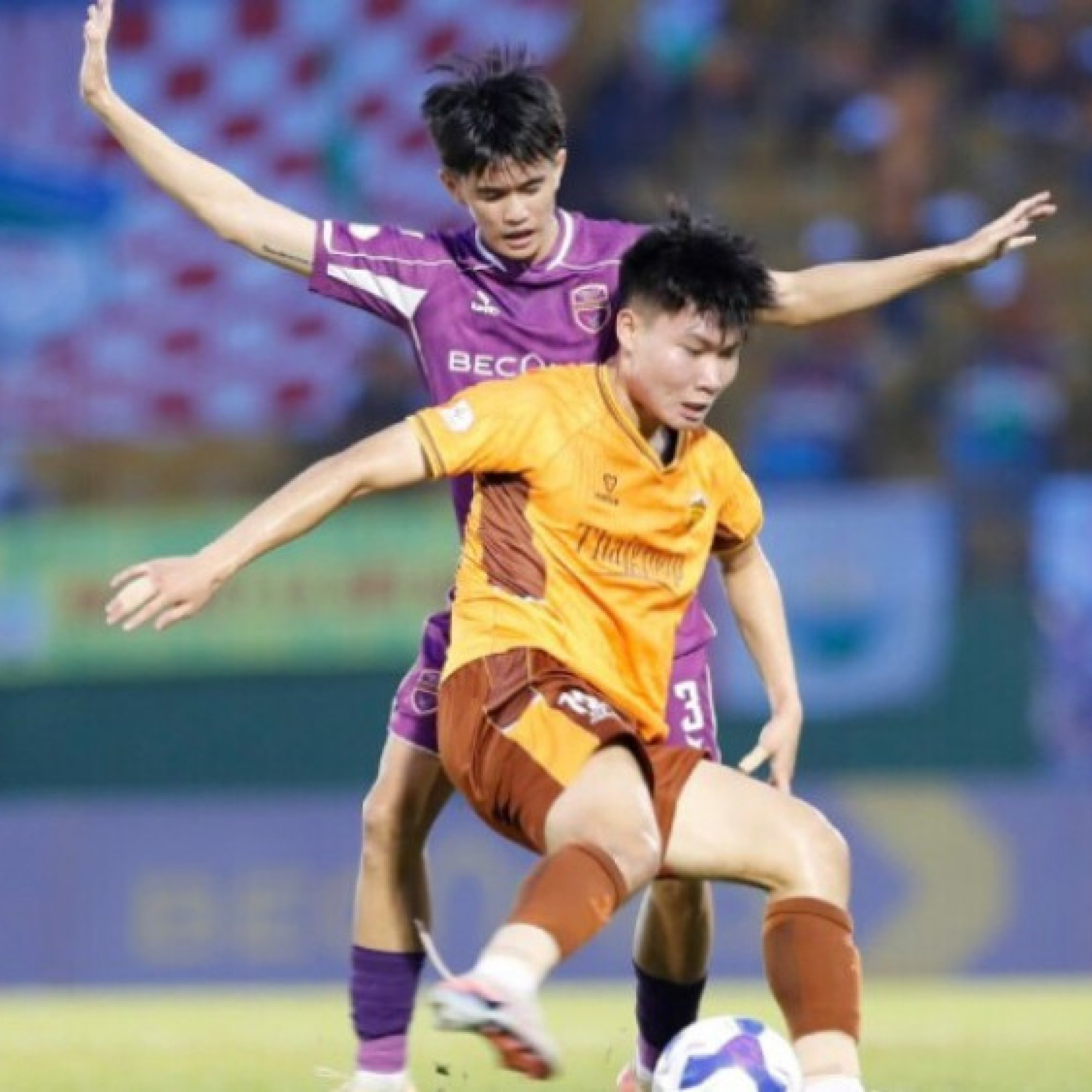  - Video bóng đá Becamex TP HCM – HAGL: Siêu phẩm muộn màng, cái kết cay đắng (V-League)