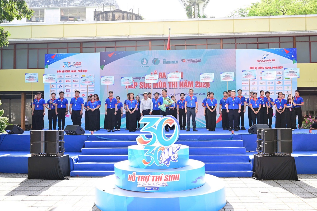 hon 6.000 sinh vien tinh nguyen tiep suc mua thi tai tp.hcm - 9