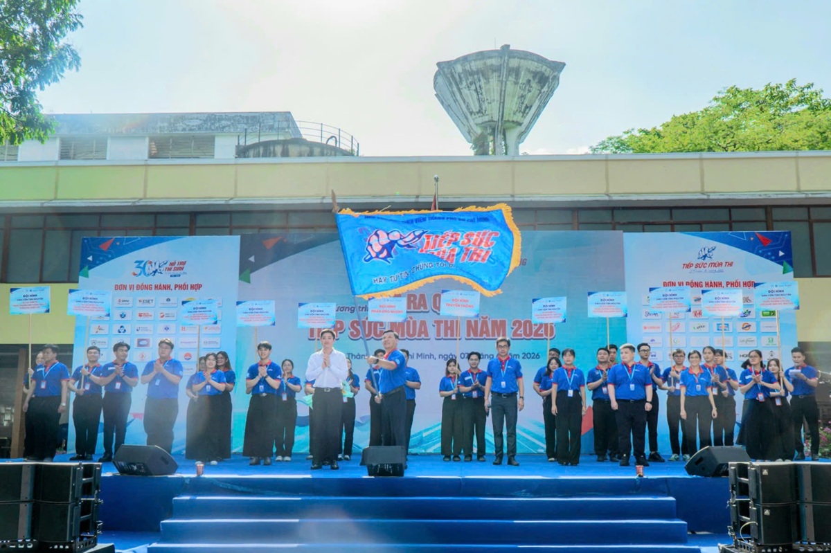 hon 6.000 sinh vien tinh nguyen tiep suc mua thi tai tp.hcm - 5