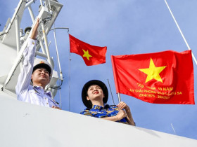 Thể thao - Thiêng liêng Cờ Tổ quốc!