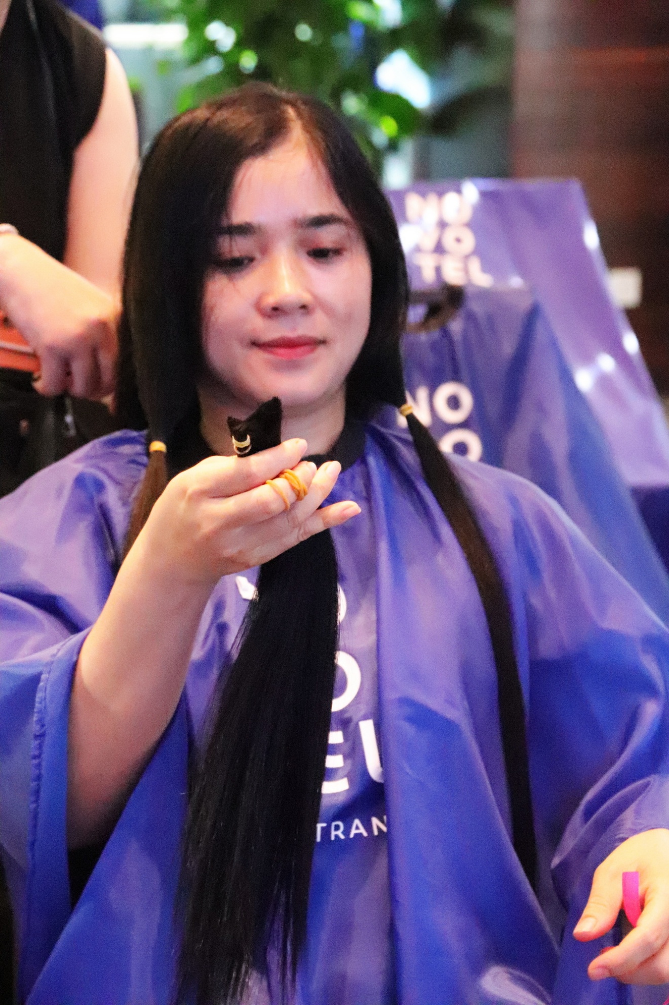 Trao mái tóc – gửi yêu thương đến bệnh nhân ung thư - 2