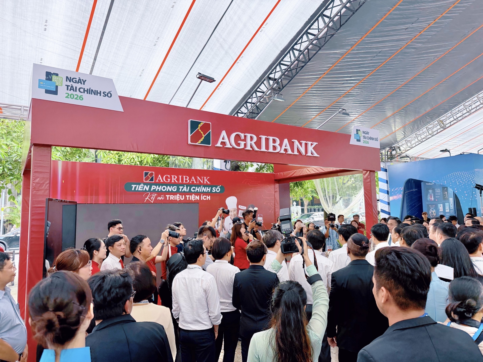 Agribank gây ấn tượng tại Ngày hội Tài chính số với bộ đôi sản phẩm đoạt giải Sao Khuê - 4