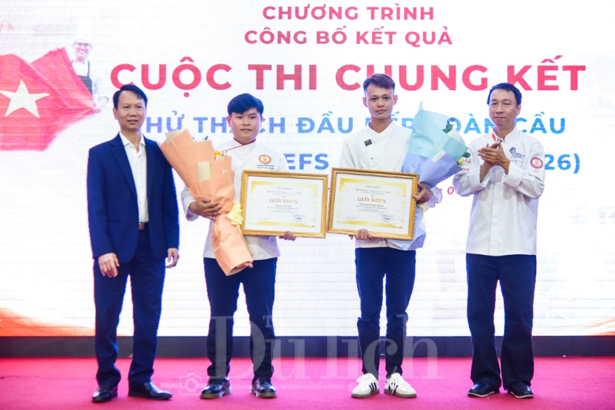 Cảm xúc trào dâng cờ Tổ quốc tung bay trên bục trao giải Chung kết nghề bếp thế giới - 7