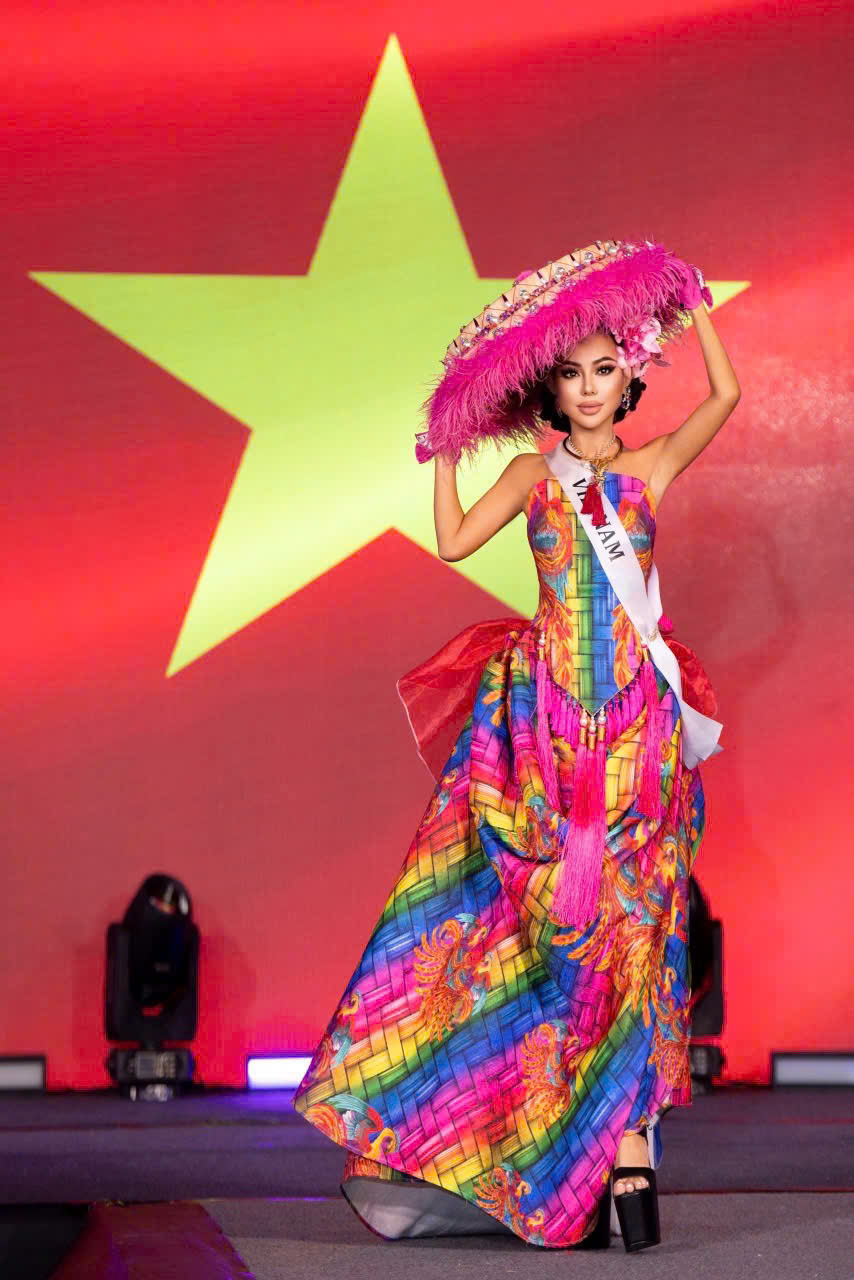 Đại diện Việt Nam đăng quang Mrs. Tourism Queen International 2026 - 2