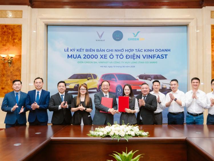Huy Long và Green SM đưa 2.000 ô tô điện VinFast vào kinh doanh dịch vụ vận tải