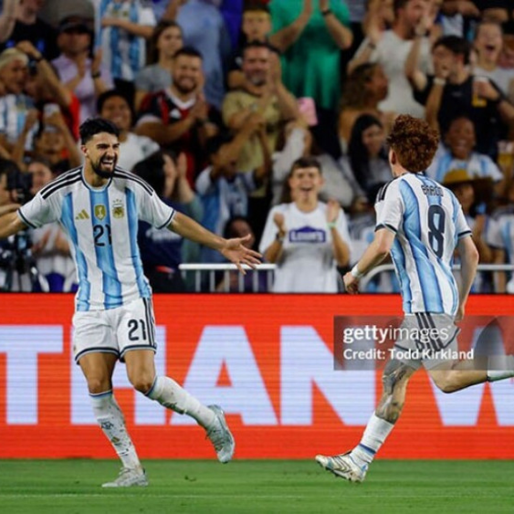  - Video bóng đá Argentina - Iceland: Rực rỡ Messi, chạy đà hoàn hảo cho World Cup