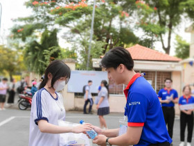 Mua sắm - Tiếp sức mùa thi 2026: i-on Life trao nước khỏe - gửi trọn động viên 