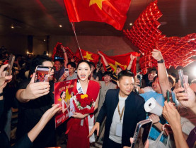  - Người đàn ông luôn sát cánh cùng Hương Giang tại MGI All Stars 2026 là ai?