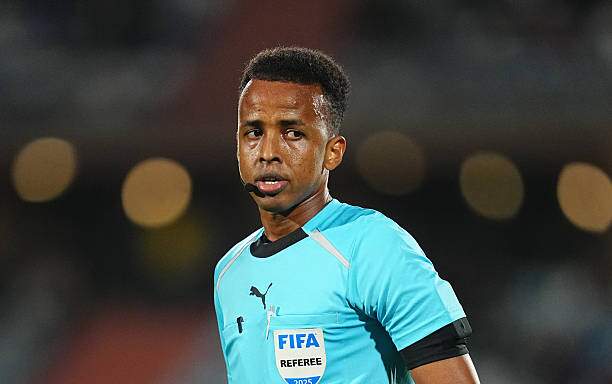 Trọng tài Somalia bị Mỹ hắt hủi bỗng lên đời: UEFA cho bắt Siêu cúp, đại gia tặng số tiền giật mình - 1