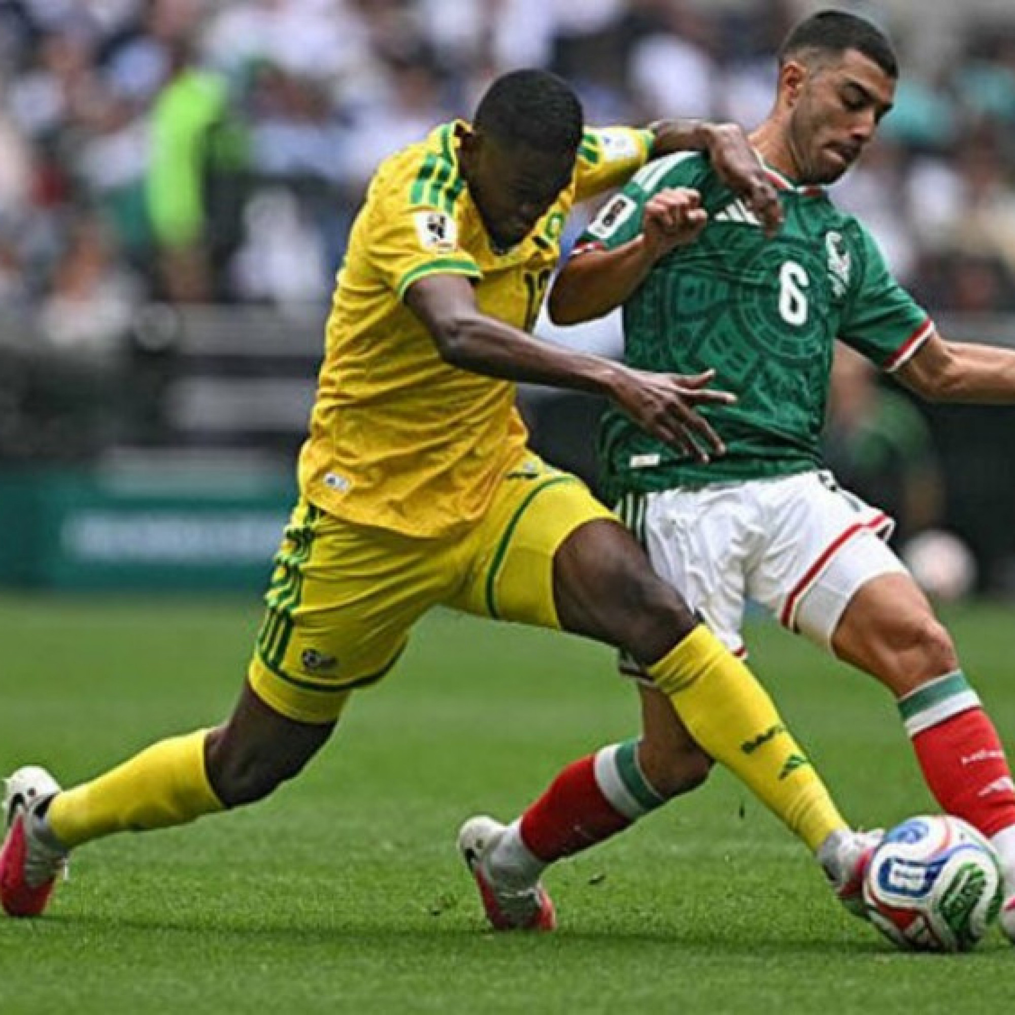  - Kết quả bóng đá Mexico - Nam Phi: Khai mạc bằng 2 bàn thắng & 3 thẻ đỏ (World Cup)