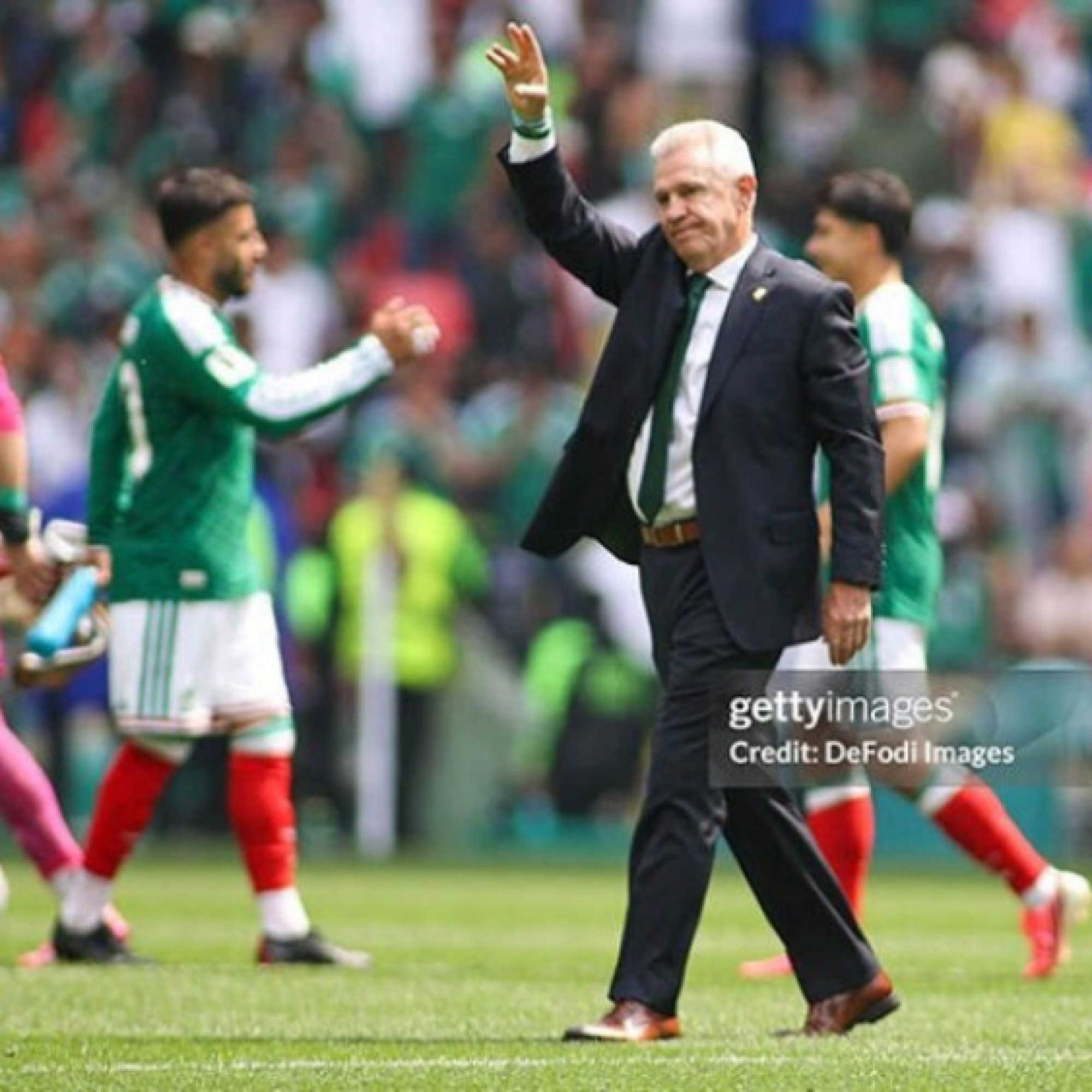  - Chủ nhà Mexico chiến thắng trận mở màn World Cup, HLV Aguirre thừa nhận may mắn
