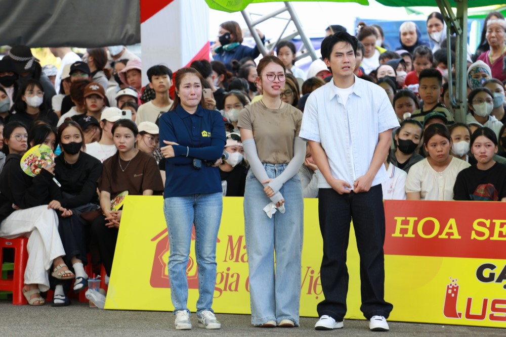 Hương Tràm xúc động, Khánh Vy nghẹn ngào trở về quê hương tham gia ghi hình Mái ấm gia đình Việt - 4