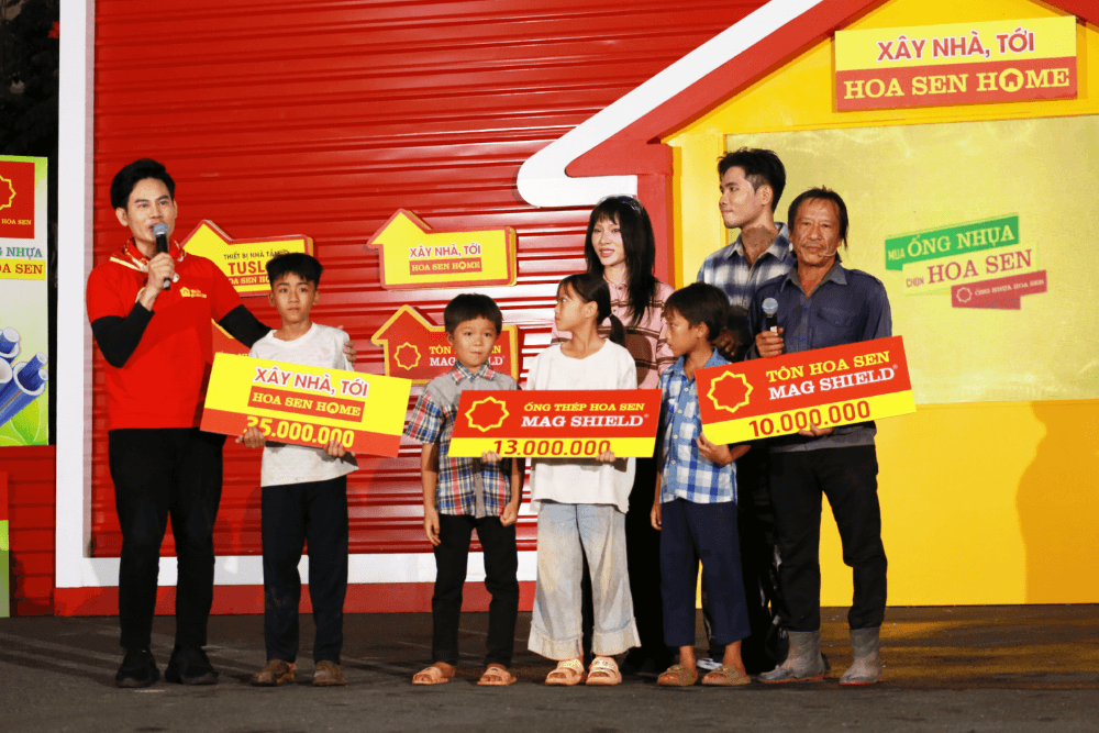 Phúc Du và Mỹ Mỹ vượt thử thách ở “Mái ấm gia đình Việt”, mang về gần 300 triệu đồng cho trẻ em khó khăn  - 6