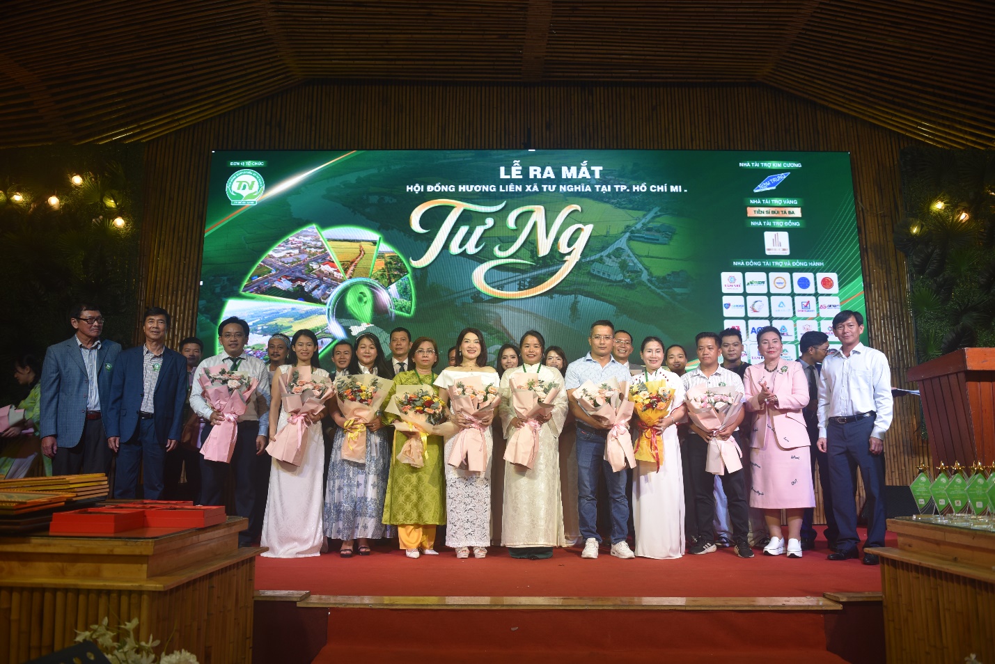 “tu nghia trong tim ta” - gan ket tinh yeu sau dam nhung nguoi con xa que - 12