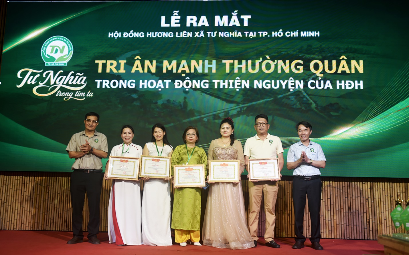 “tu nghia trong tim ta” - gan ket tinh yeu sau dam nhung nguoi con xa que - 11