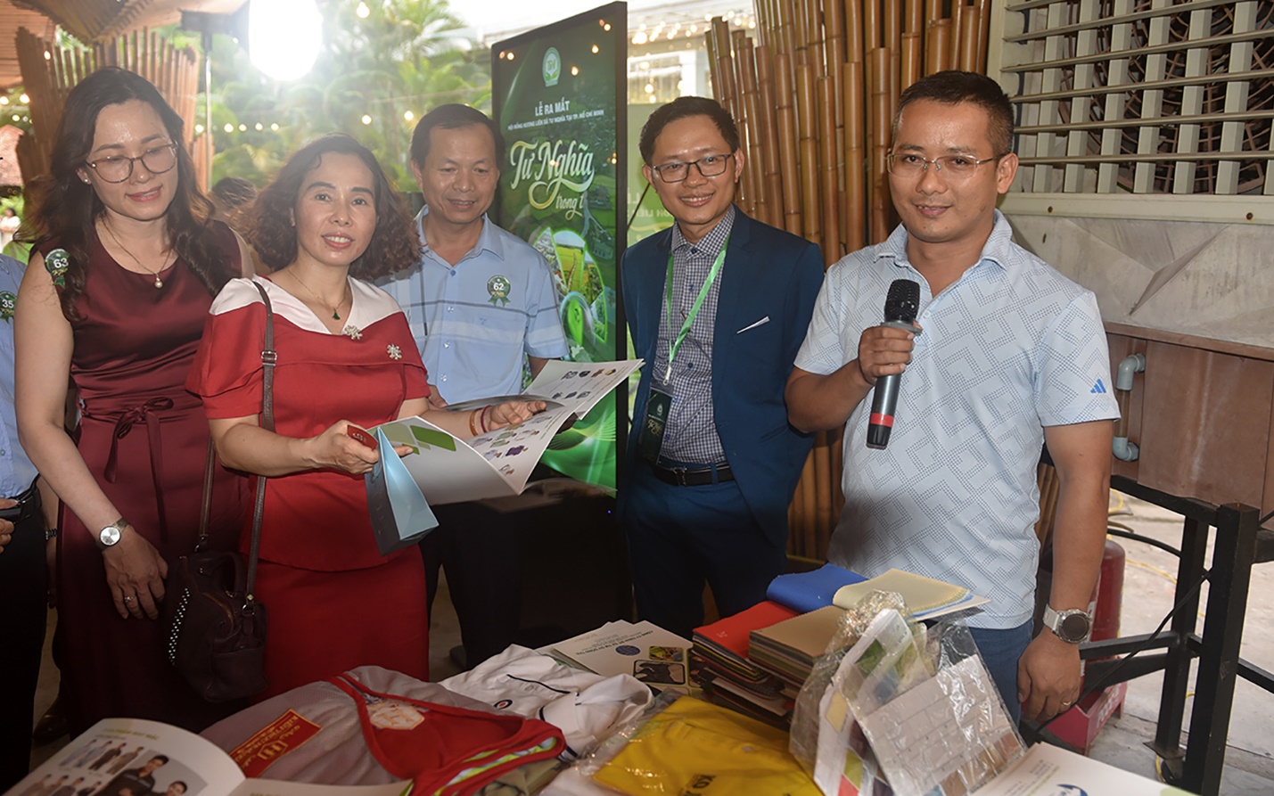 “tu nghia trong tim ta” - gan ket tinh yeu sau dam nhung nguoi con xa que - 19