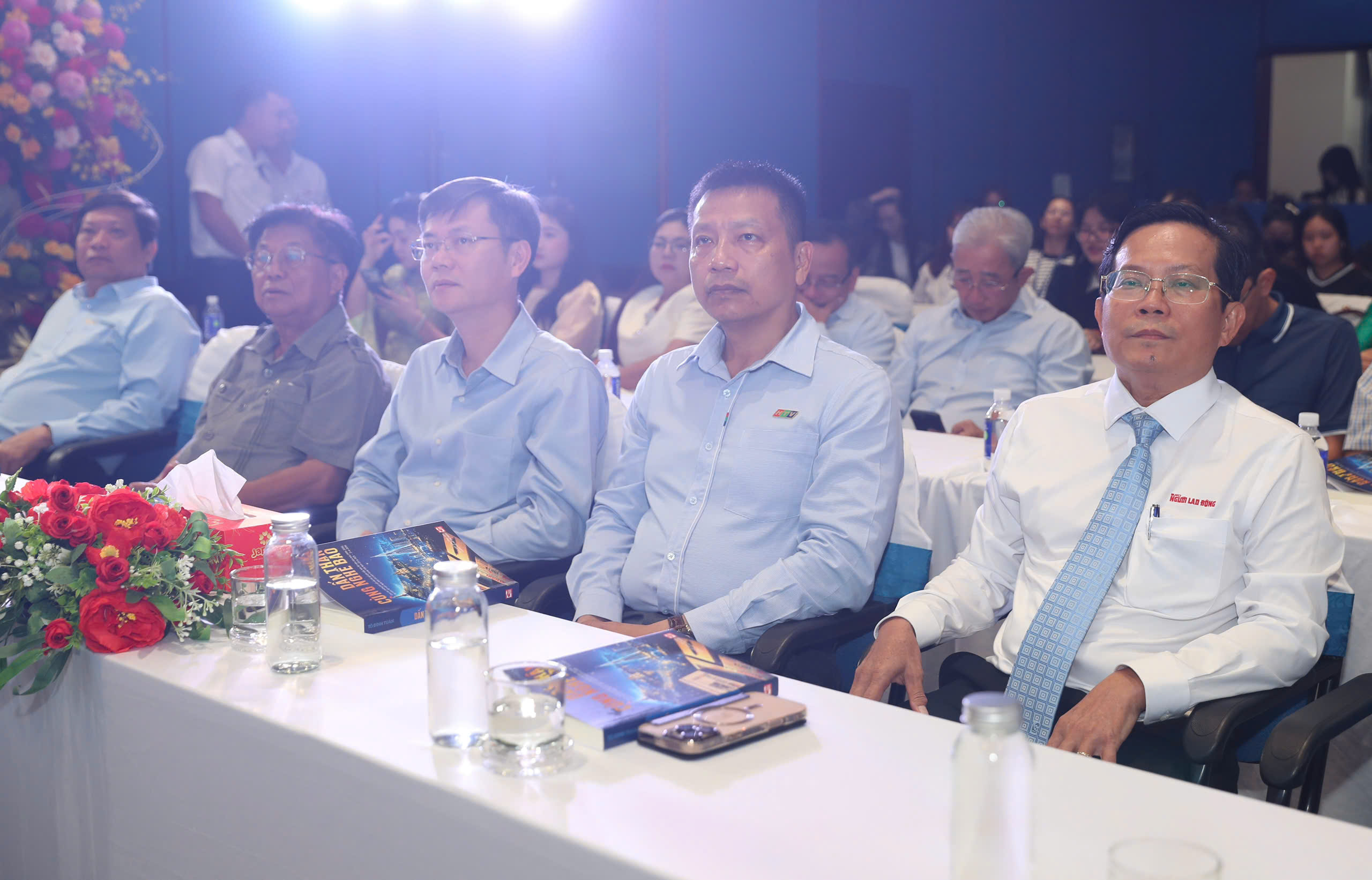 Ra mắt sách "Dấn thân cùng nghề báo" của nhà báo - Tiến sĩ Tô Đình Tuân - 3