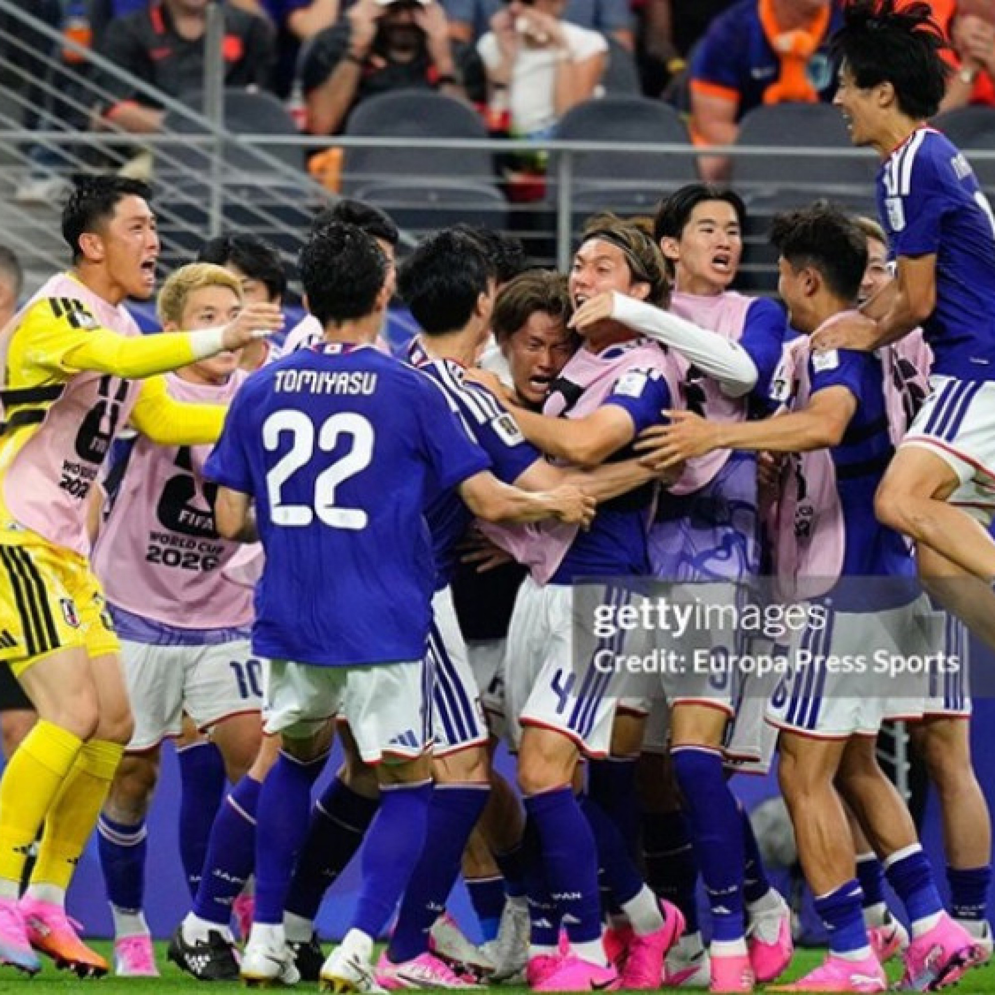  - Nhật Bản khiến Hà Lan ôm hận: Bản lĩnh "Samurai xanh", Koeman mắc sai lầm