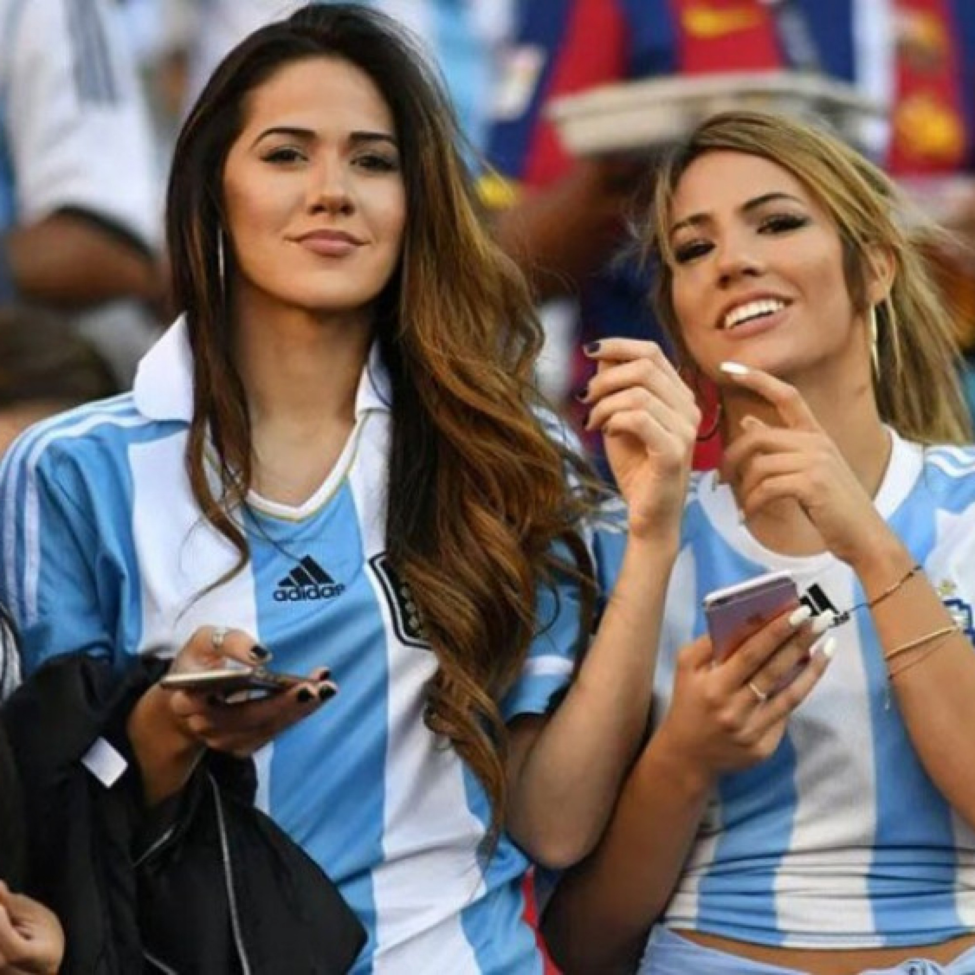  - ĐT Argentina có fan nữ xinh đẹp nhất World Cup, fan tuyển Anh chỉ xếp thứ 10