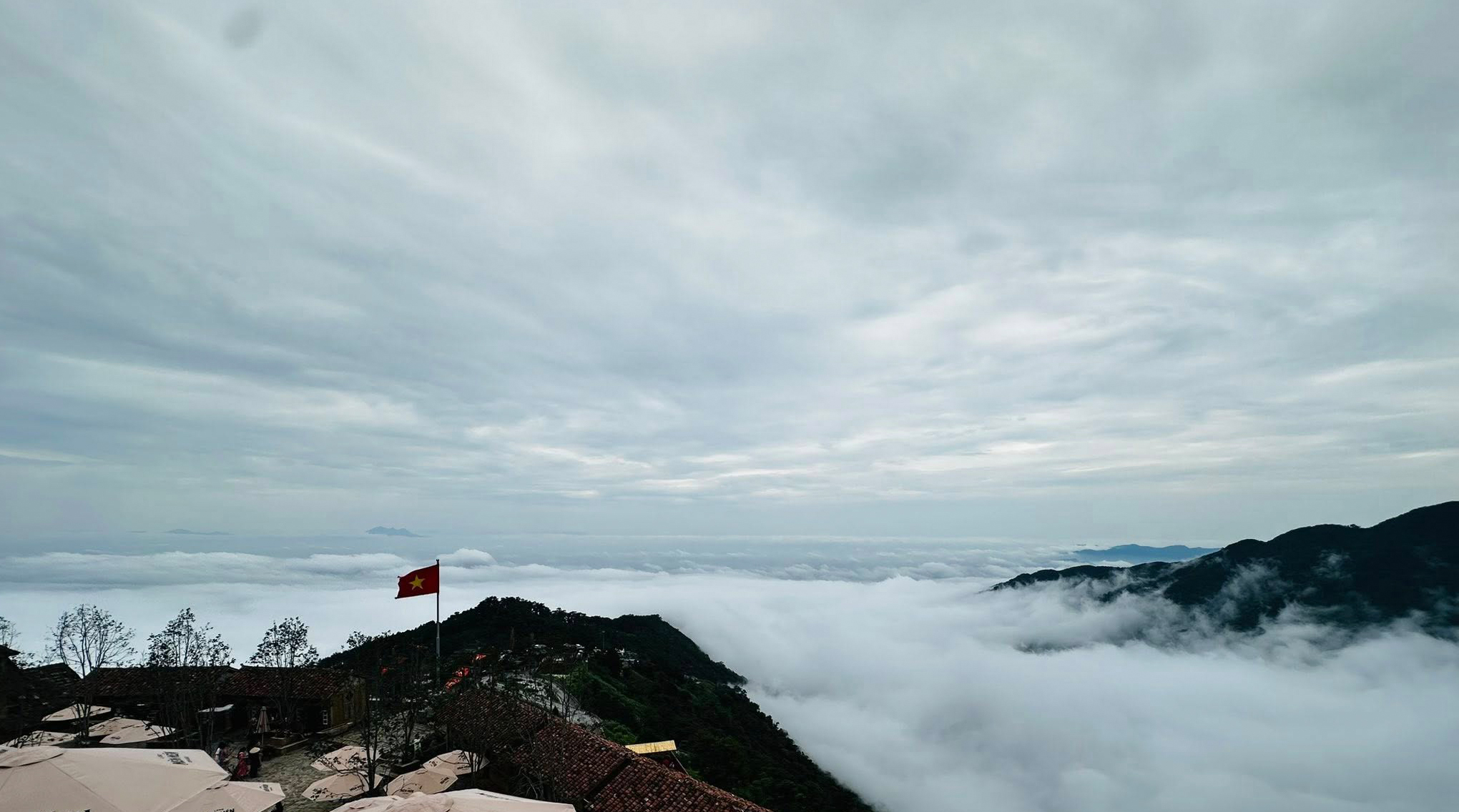 Ghé thăm ngôi làng trên chín tầng mây - 1