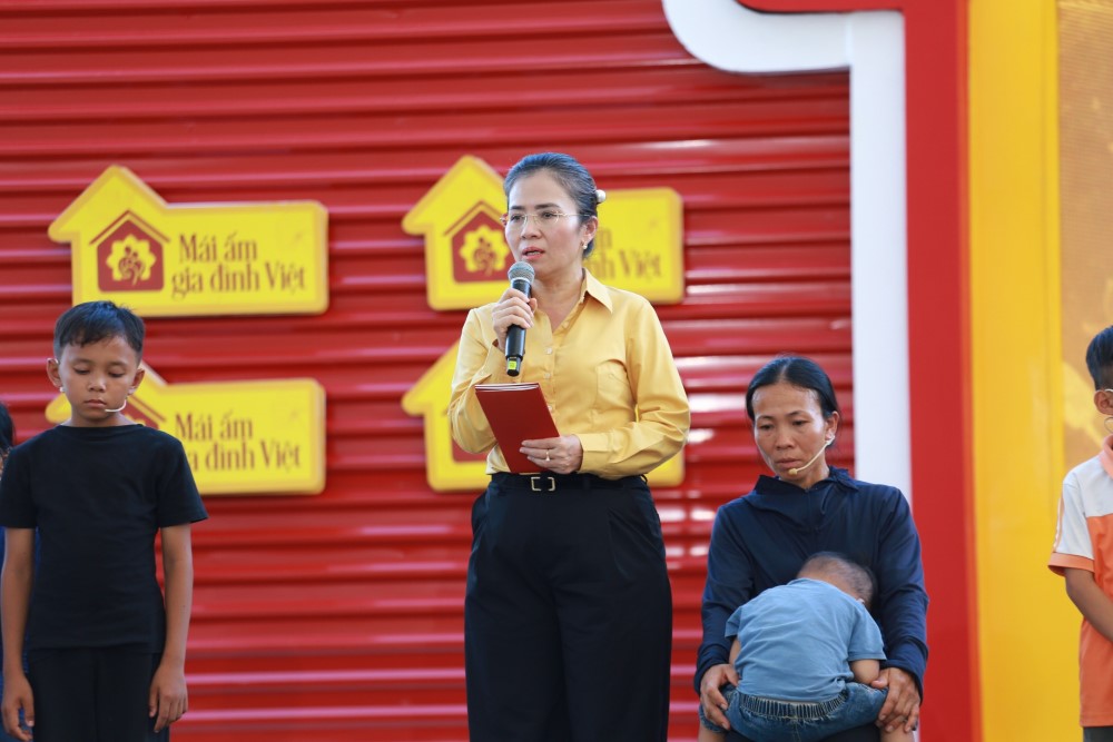 Mái ấm gia đình Việt cùng bà con xứ Nghệ chung tay trao gần 6,2 tỷ đồng cho 18 em nhỏ có hoàn cảnh khó khăn - 2