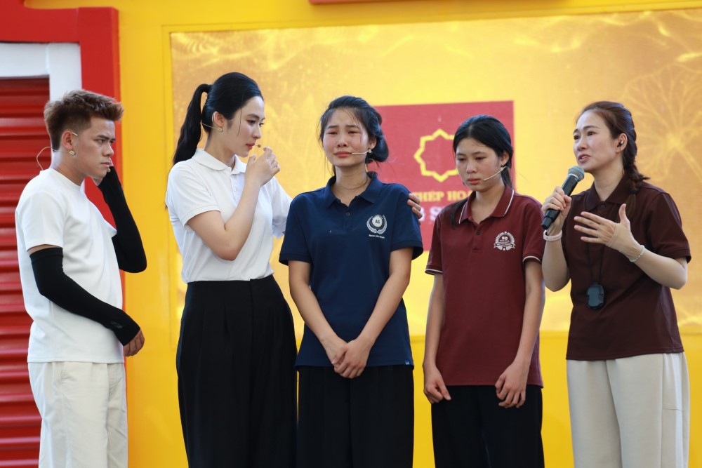 Mái ấm gia đình Việt cùng bà con xứ Nghệ chung tay trao gần 6,2 tỷ đồng cho 18 em nhỏ có hoàn cảnh khó khăn - 3