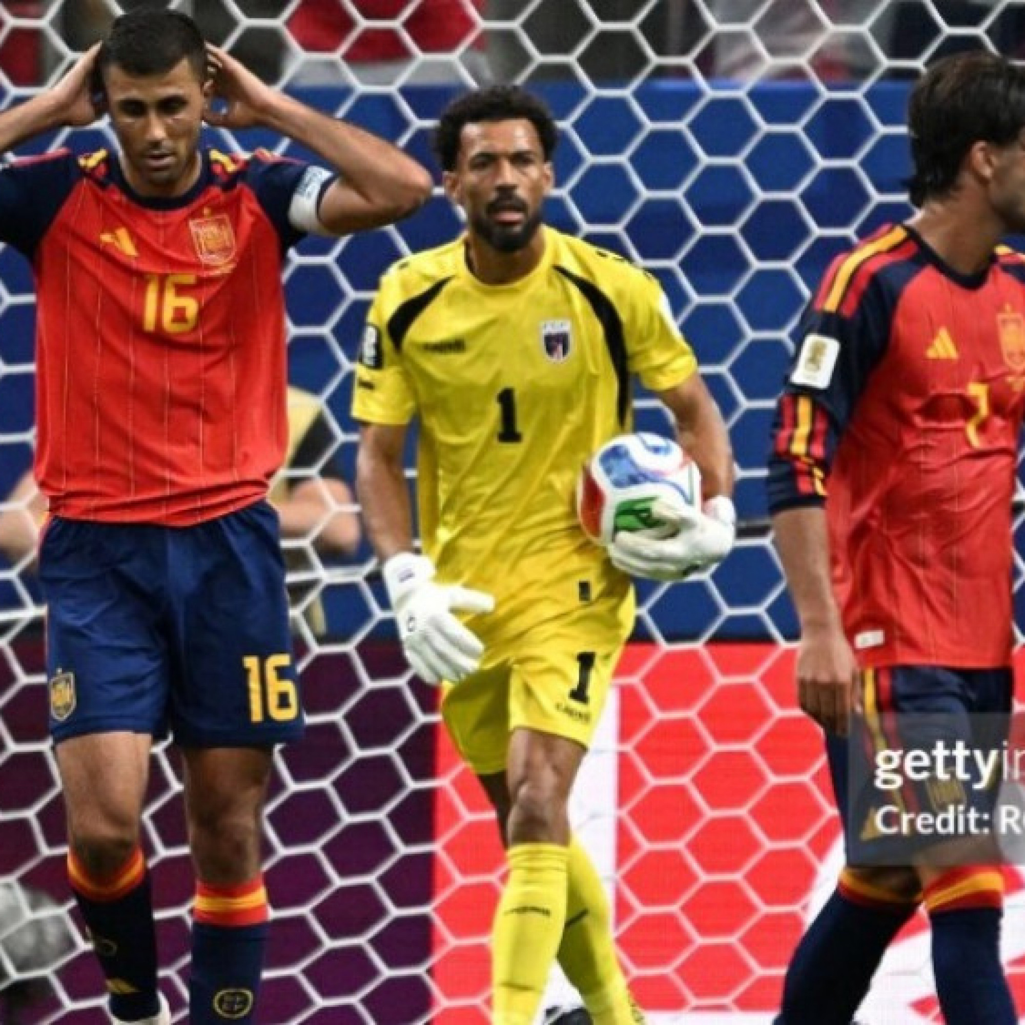  - Đất nước bé bằng 1/82 Việt Nam gây sốc tại World Cup: Bài học đắt giá cho Tây Ban Nha