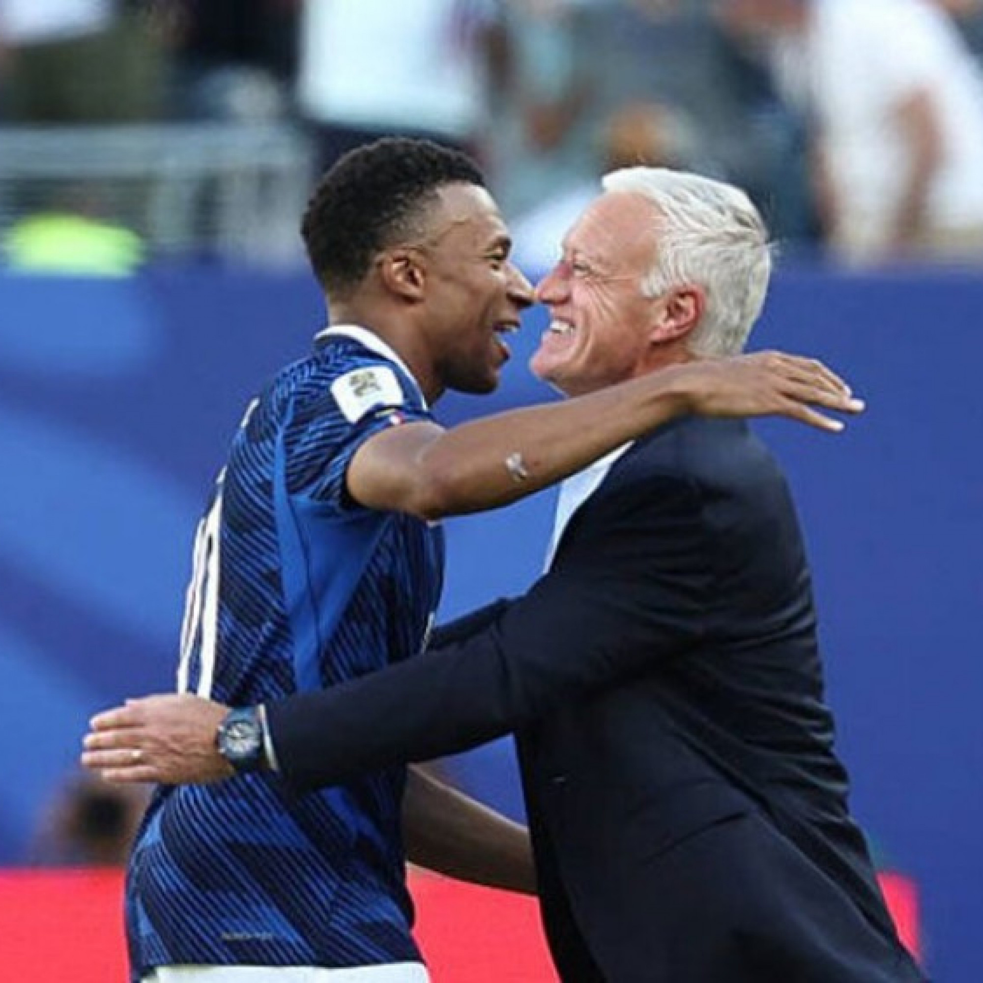  - Pháp thắng Senegal: HLV Deschamps thở phào, Mbappe tỏa sáng "không phải vì những kẻ chê bai"