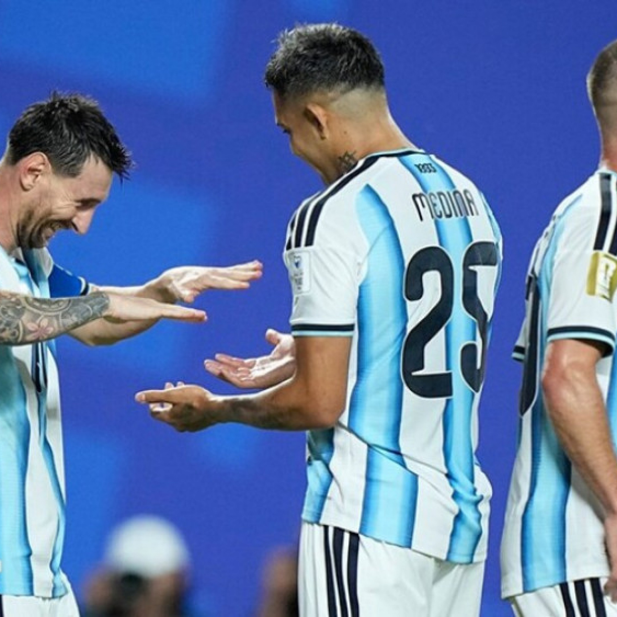  - Messi lập hat-trick: Haaland thán phục, HLV Argentina bật khóc