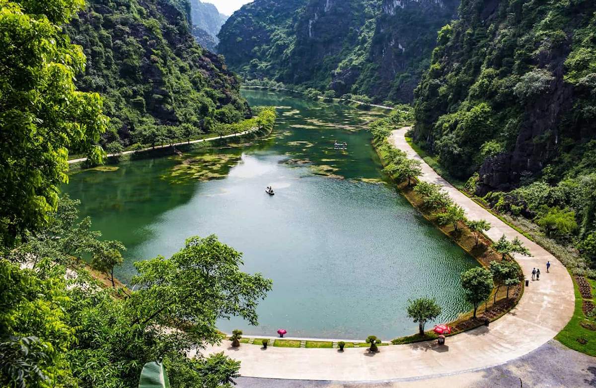 Hạ deadline, đón gió hè: Những cung đường roadtrip đáng cân nhắc cho mùa hè - 1