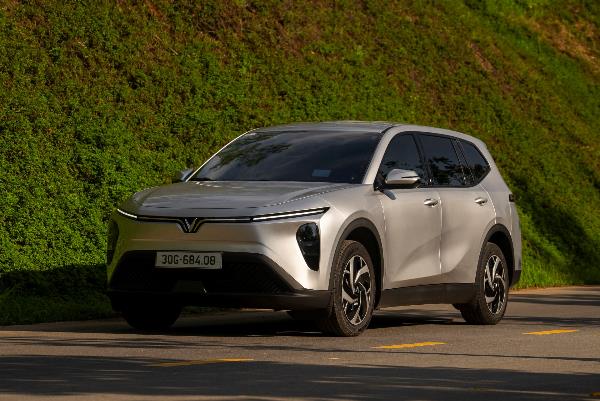Chủ xe VinFast Limo Green: Đi xa nhẹ nhàng hơn hẳn vì không phải gánh tiền nhiên liệu - 1
