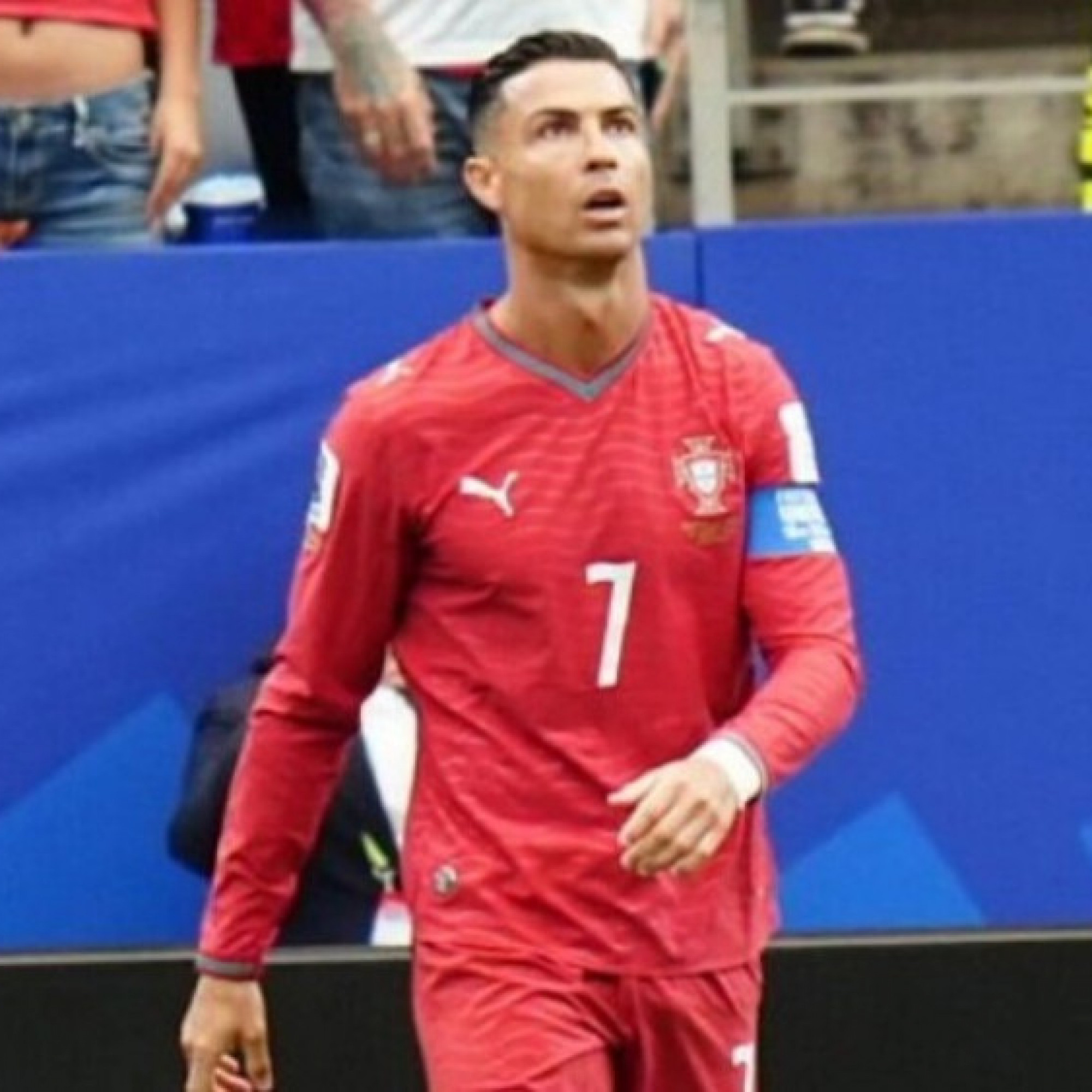  - Ronaldo đi vào lịch sử World Cup, "hút" hậu vệ để nhà vô địch Cúp C1 lập công