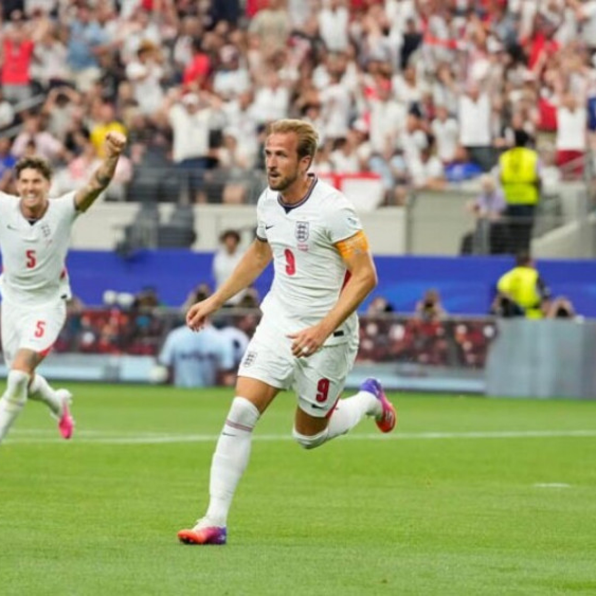 - Kane ghi cú đúp đỉnh cao lập kỷ lục khủng, ĐT Anh và Croatia rượt đuổi hiệp 1 mãn nhãn
