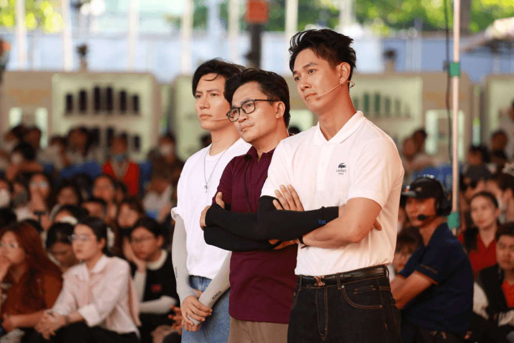 Đại Nghĩa bật khóc, Song Luân và Anh Tú nghẹn ngào trước cô bé mồ côi được ông bà hàng xóm cưu mang suốt hơn 10 năm - 11