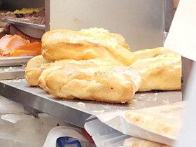  - 218 người nghi ngộ độc sau khi ăn bánh mì ở Đồng Tháp